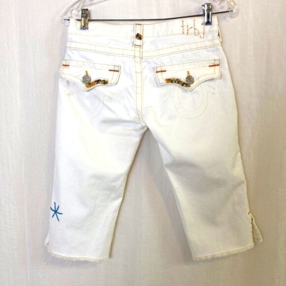True Religion Jean Size 2 Embroidered Tan Bermuda Shorts - Picture 2 of 13